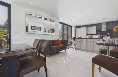 Tansley Cottage | Oakwood House