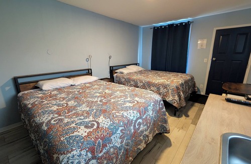 Gravenhurst Hotel | Oakwood Motel