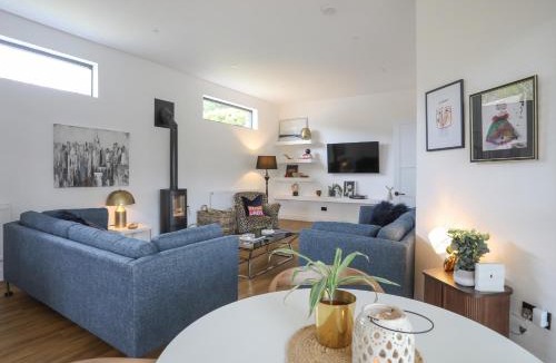 Henryd House | Oakwood Stables