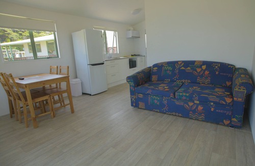 Coromandel Cabin | Oamaru Bay Tourist Park