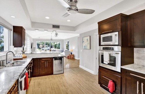 Hollywood Lakes House | Oasis 5 Bed, 3 Bath Pool Home Minutes to the Beach