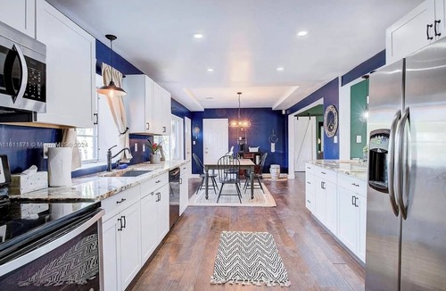 Poinciana Park House | Oasis Amidst Everything!