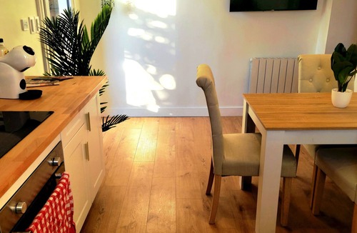 Menesplet Apartment | Oasis, and its inflatable boat