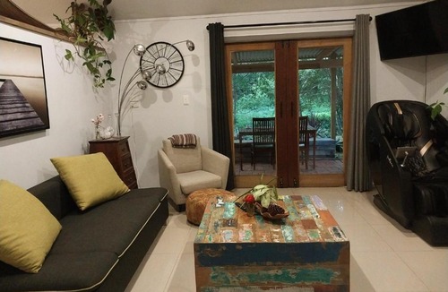 Burringbar House | Oasis at Burringbar waterfront holiday