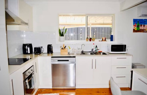 Budgewoi House | Oasis at the Lakeside