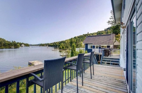 St-Adolphe-d'Howard House | Oasis au Bord du LAC Avec SPA et SKI à 3 Minutes