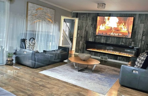 Ingersoll Villa | *OASIS*