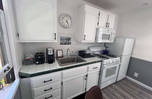 Marina District House | Oasis Courtyard Room