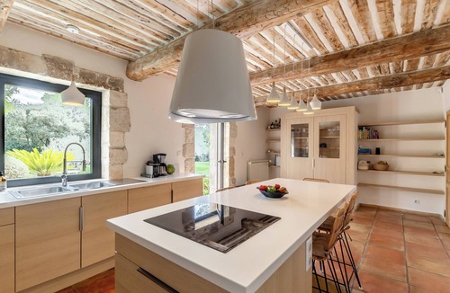 Uchaux House | Oasis de Sérénité: beautiful farmhouse for rent in Provence