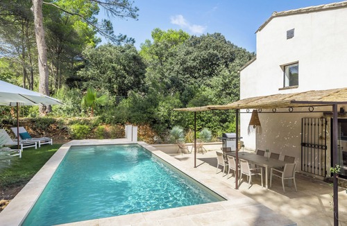 Uchaux House | Oasis de Sérénité: beautiful farmhouse for rent in Provence