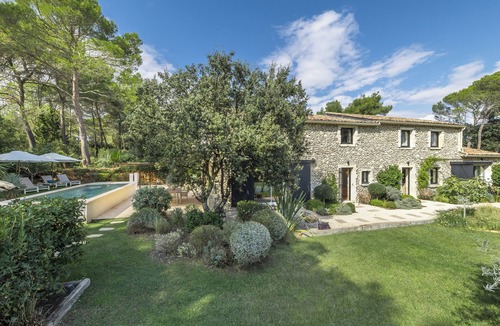 Uchaux House | Oasis de Sérénité: beautiful farmhouse for rent in Provence