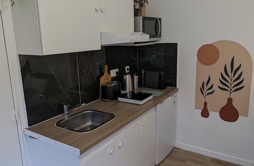 Saint-Gratien Apartment | Oasis de Verdure à 15 min de Paris : Studio Avec un Coin Repas en Plein air !
