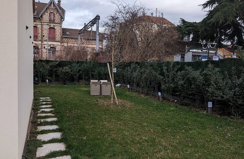 Saint-Gratien Apartment | Oasis de Verdure à 15 min de Paris : Studio Avec un Coin Repas en Plein air !