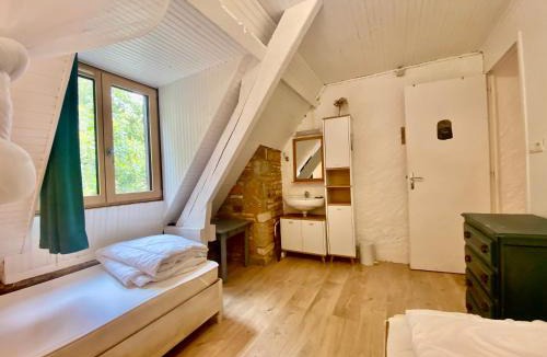 Chartrier-Ferriere House | Oasis des Ages