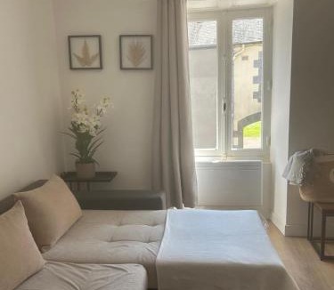 Peillac Apartment | Oasis Getaway