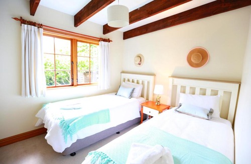 Greenlane Villa | Oasis in Greenlane