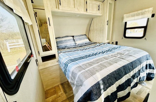 Tow Resort | Oasis Lake Buchanan