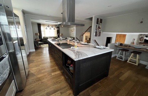 Milton House | Oasis LuxuryCottage Feel Huge Salt Heated PoolSauna Cabana Fire pit bbq sunroom