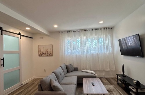 Anjou Apartment | Oasis Montréal