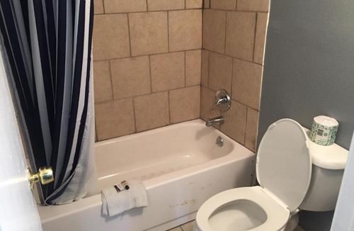 Central Arlington Hotel | Oasis Motel