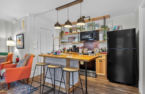 Old North End Apartment | Oasis near Church Street