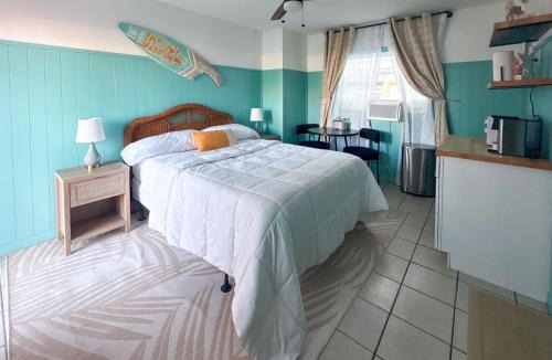Treasure Island Hotel | Oasis Palms Resort