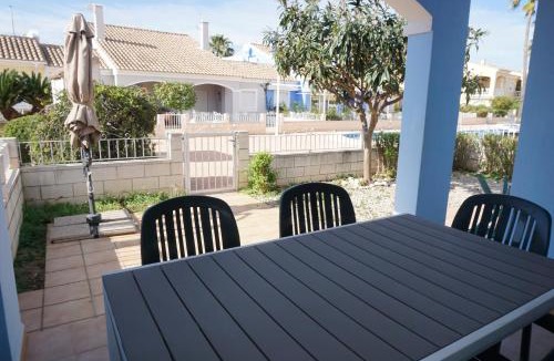 Vergel House | Oasis Park Maria
