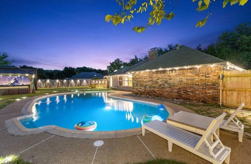 Red Oak House | Oasis - Pickleball | Pool | Hot Tub | Game Room!