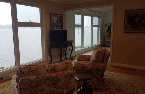 Essex House | Oasis Pointe on the Middle River