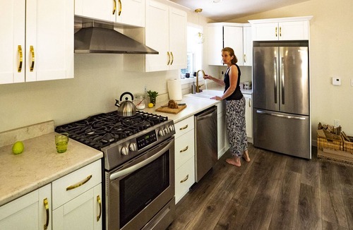 Cape Breton Island House | Oasis Retreat Right On Bras d'Or Lake With Private Beach and Kayaks