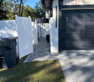 Pinecrest West Park Apartment | Oasis rodante