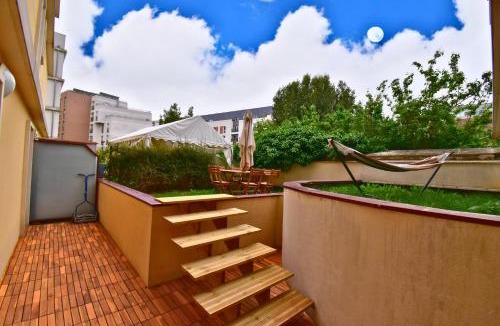 Aubervilliers Apartment | Oasis SPA Bath et Jardin Parisien