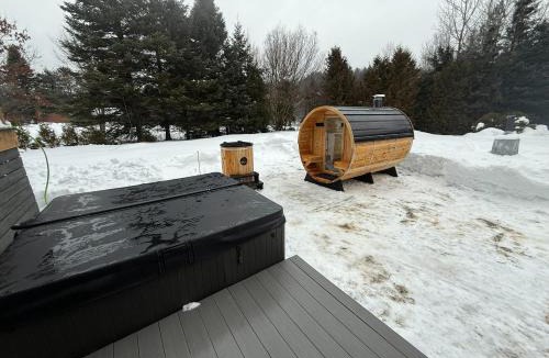 Saint-Mathieu-du-Parc Ski Chalet | Oasis thermal Mauricie Chalet NE Chic Shack