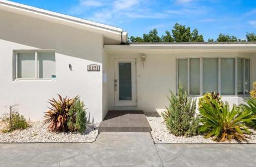 Ojus House | Oasis Tropical Villa Glamhomes
