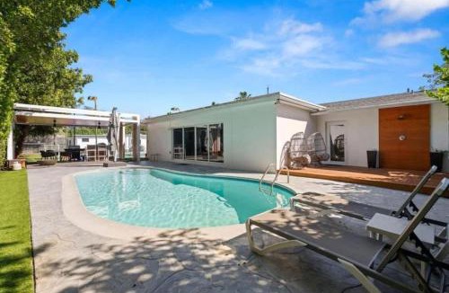 Ojus House | Oasis Tropical Villa Glamhomes