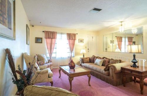 Plantation House | Oasis1080 Resort