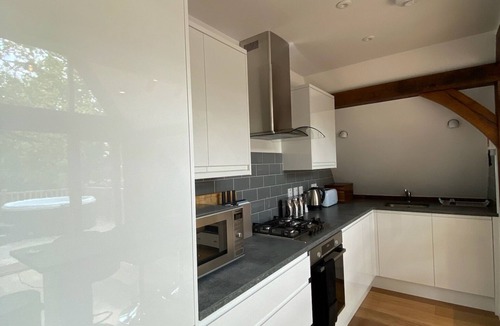 Robertsbridge House | Oastbrook Estate Vineyard