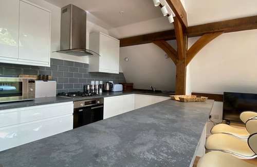 Robertsbridge House | Oastbrook Estate Vineyard