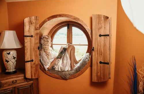 Ewhurst Green House | Oastbrook Estate Vineyard