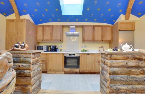 Ewhurst Green House | Oastbrook Estate Vineyard