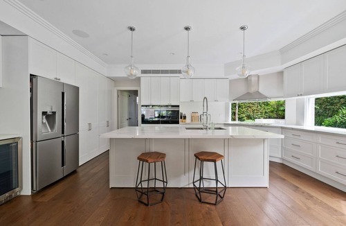 Oatley House | Oatley Escape with Pool Relax in Style & Elegance