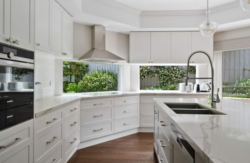 Oatley House | Oatley Escape with Pool Relax in Style & Elegance