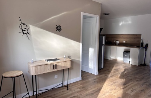 Saint-Michel-l'Observatoire Apartment | Observatory Cottage for 4 people