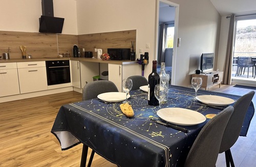 Saint-Michel-l'Observatoire Apartment | Observatory Cottage for 4 people