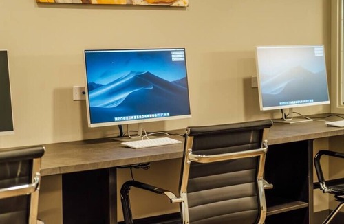 Forestview Apartment | OB6 Elegant & Spacious 2-Unit Cluster Apt in Oakbrook