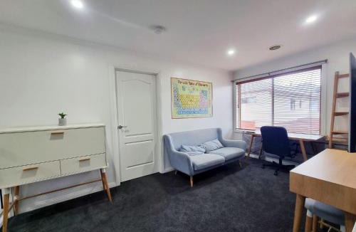 Newport House | Oberon home