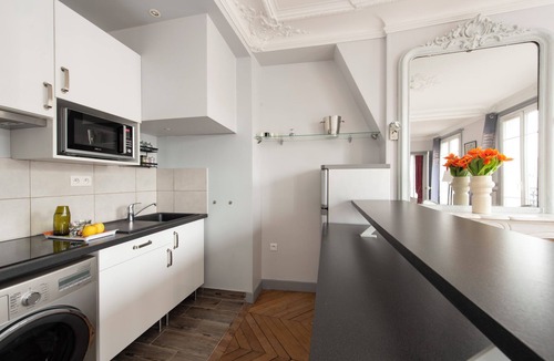 Saint-Merri Apartment | Objectif Lune, 1BR/1BA, 2 people