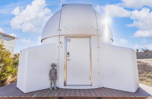 Yucca Valley House | Observatory, Game Room, Hot tub, Fire Pit, BBQ, 360° View at Observatory Retreat
