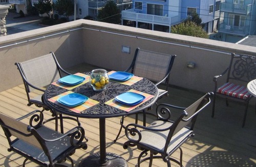 Gold Coast House | Oc2226 Wesley Ave-2nd-floor