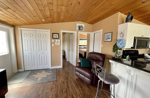 Todds Island Apartment | Oceanfront 2BR Private Apartment